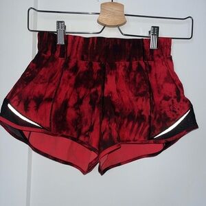 Lululemon Athletica hotty hot shorts 2.5 inch